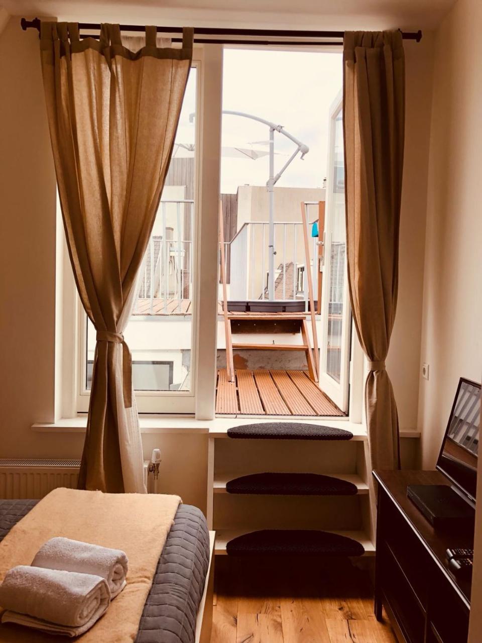 A'Dam Rooftop Lux Bed & Breakfast อัมสเตอร์ดัม ภายนอก รูปภาพ